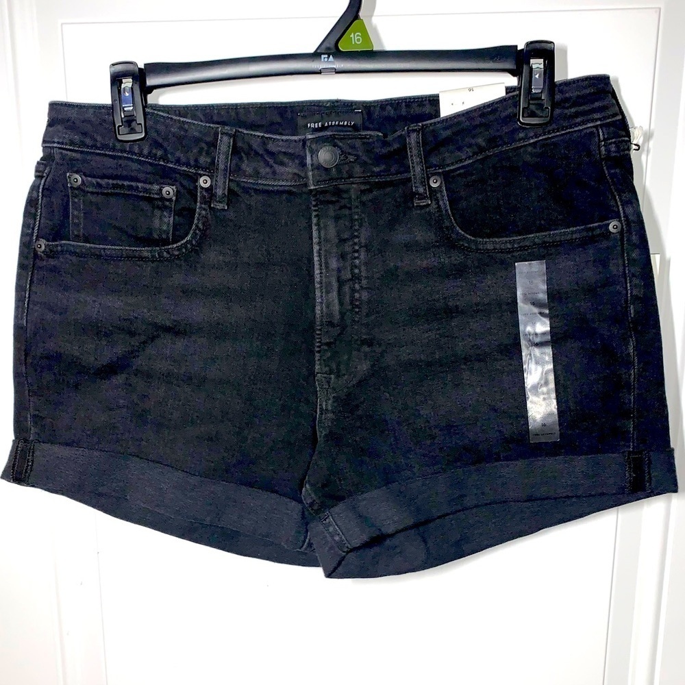 Free Assembly Black Jean Shorts new with tags Size 16